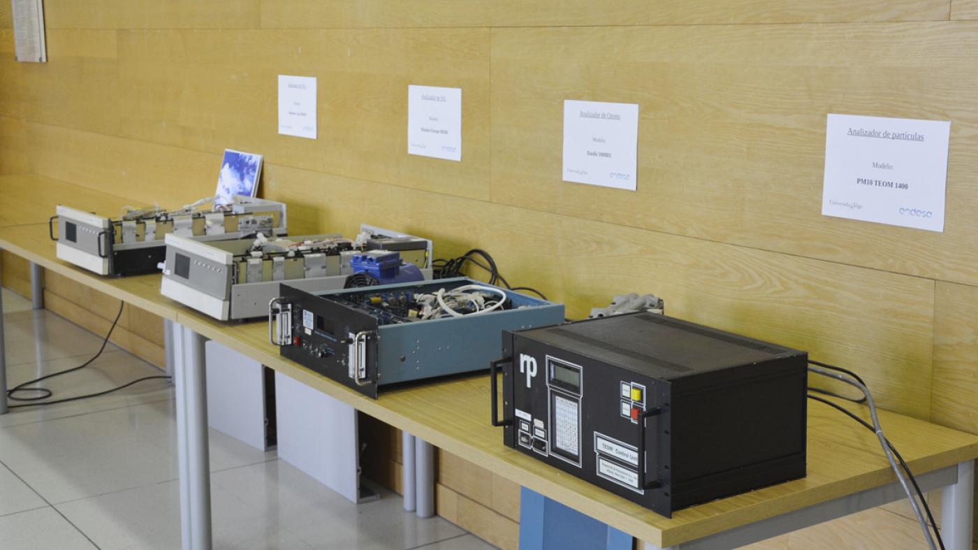 O Grupo Ephyslab recibe catro equipos científicos de medición da calidade do aire doados por Endesa