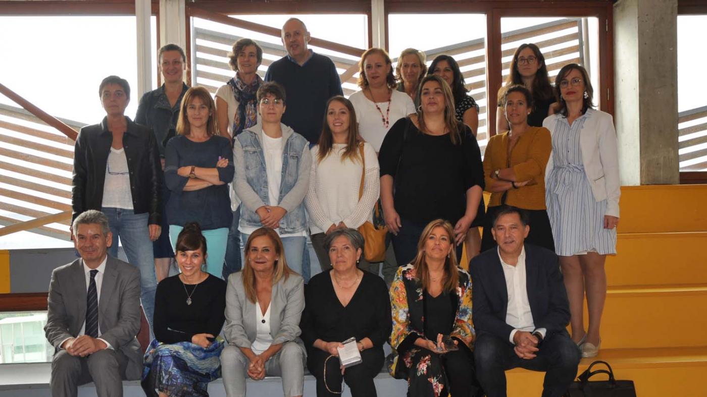 Imaxe de grupo das de dos promotores, organizadores e participantes no programa Inspira STEAM Galicia 