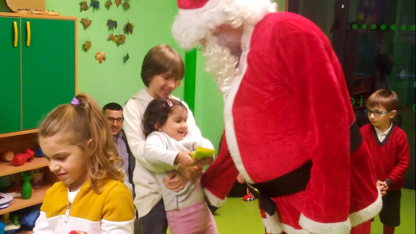 A Escola Infantil dá a benvida ao Nadal con panxoliñas e agasallos