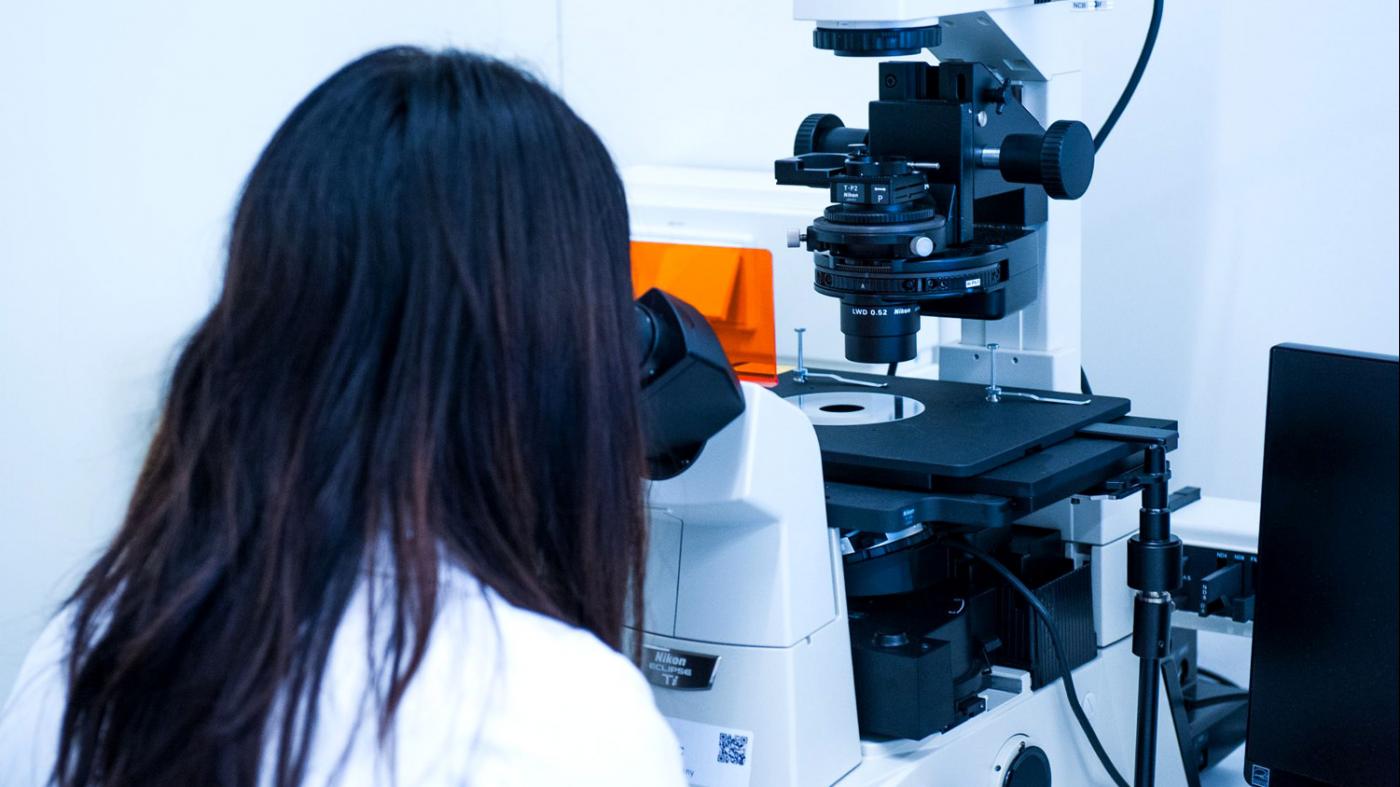 A Universidade establece un protocolo de acceso a laboratorios para garantir a continuidade da investigación
