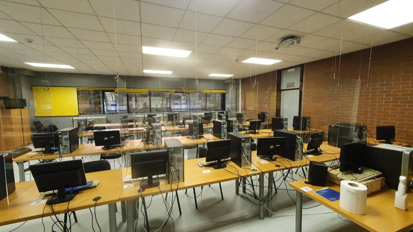 Máis de 70 aulas de informática dos tres campus, listas para o comezo das clases