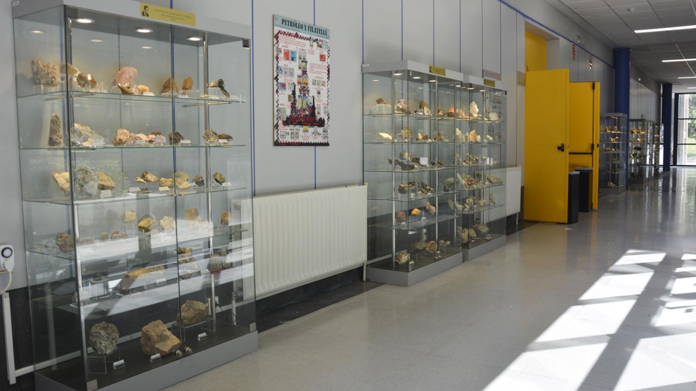 A Colección de Minerais e Rochas de José Nespereira Iglesias xa ocupa un lugar destacado na Facultade de Ciencias 
