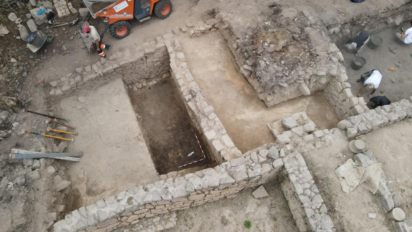 A Cibdá de Armea amplíase con 200 novos metros de escavacións e a localización dunha cabeza antropomorfa de pedra do século I