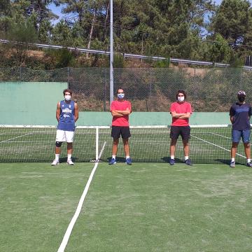 O equipo masculino B de tenis clasifícase para disputar a final do campionato galego por equipos primeira división
