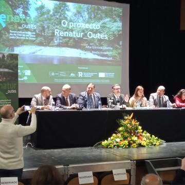 Arranca en Outes a recuperación do río Tins da man das tres universidades galegas