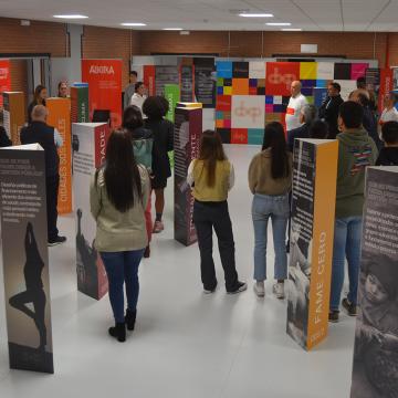 Unha exposición reúne as visións da Axenda 2030 do alumnado de Dirección e Xestión Pública 